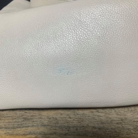 Michael Kors Fulton Leather Vanilla Chain Tote - Picture 5 of 8